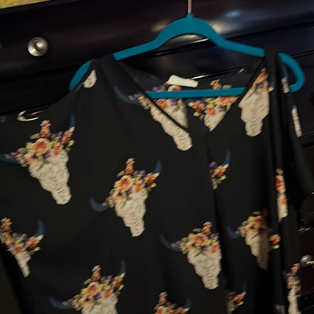 Black/white tunic top